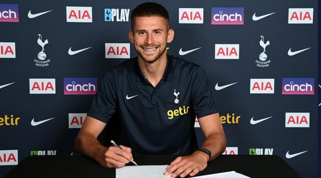 官方：门将维卡里奥加盟热刺 签约至2028年