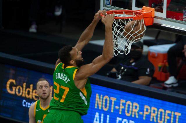 开云官方登录-爵士加冕常规赛冠军 静待季后赛静待米切尔归来